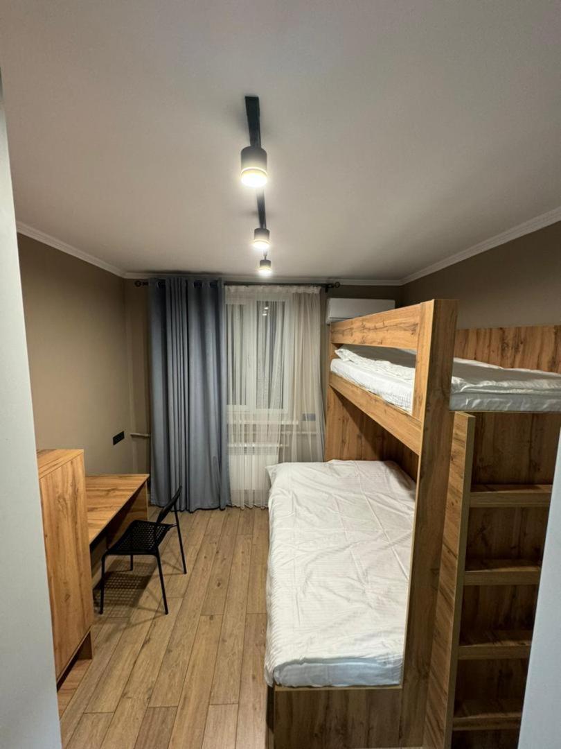 Cozy Hostel Бишкек Екстериор снимка